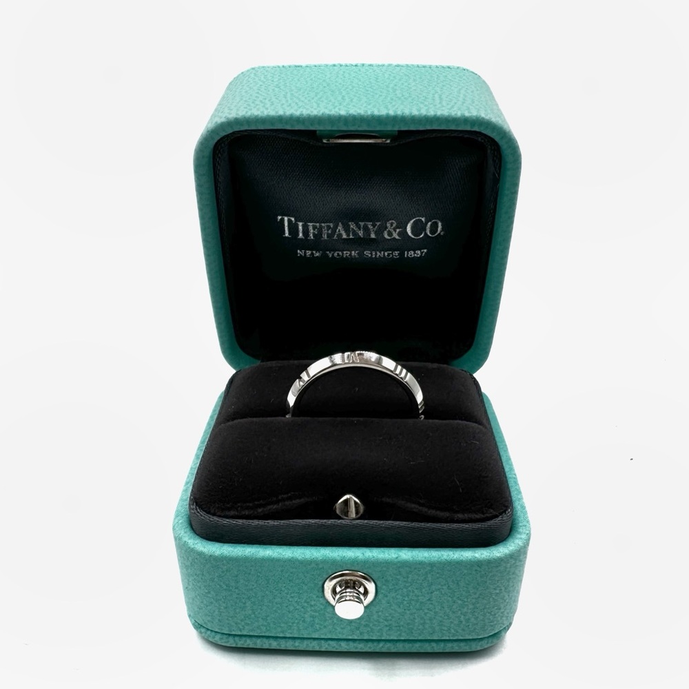 NEW Tiffany & Co. 18k White Gold Atlas X Closed Narrow Roman Numeral Band Ring